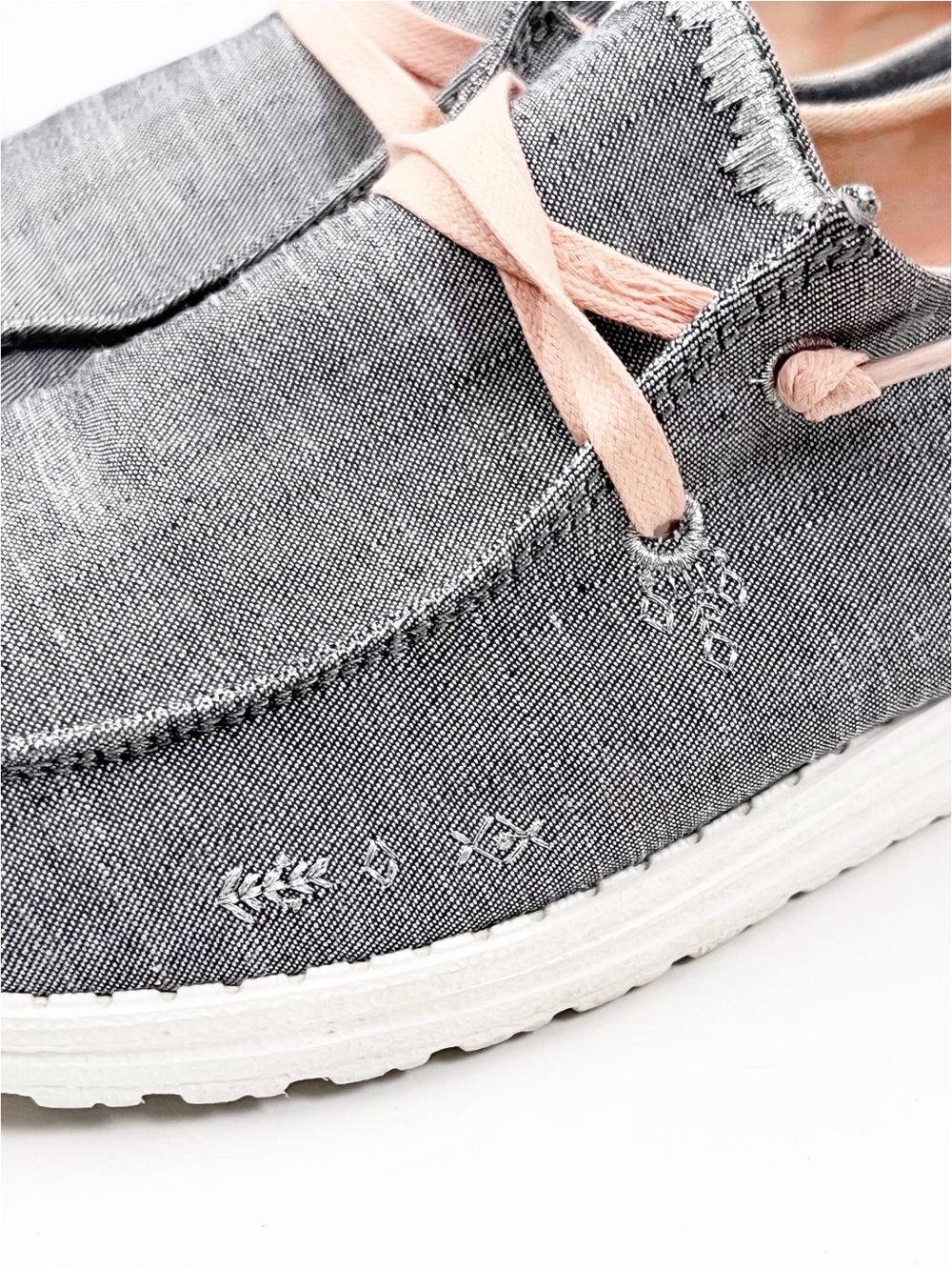HEY DUDE Wendy Boho Gray Aztec Print Slip On Shoes Size 9 Casual Neutral Comfy - Picture 8 of 11
